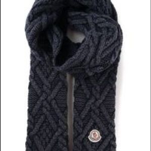 SOLD ❌Moncler virgin wool cable knit scarf